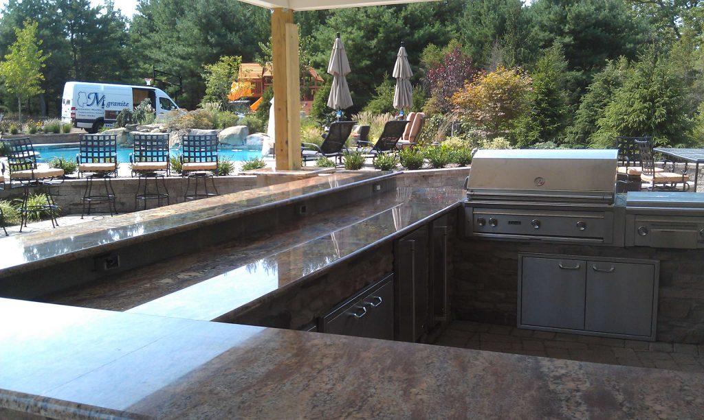 Granite: Crema Bordeaux