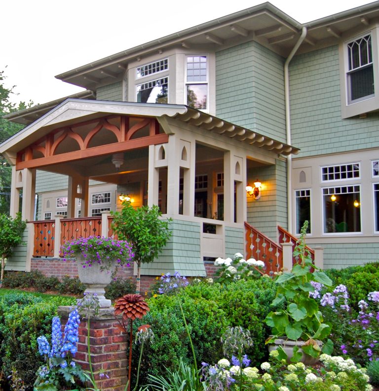 Howard Roberts- Liquid Inc (landscape design) & photos Christine Levy - flowers