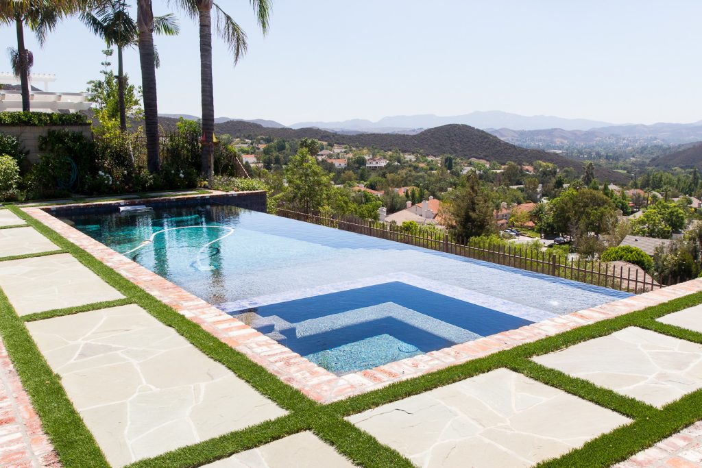 Infinity pool Photo by: Jannus Studios