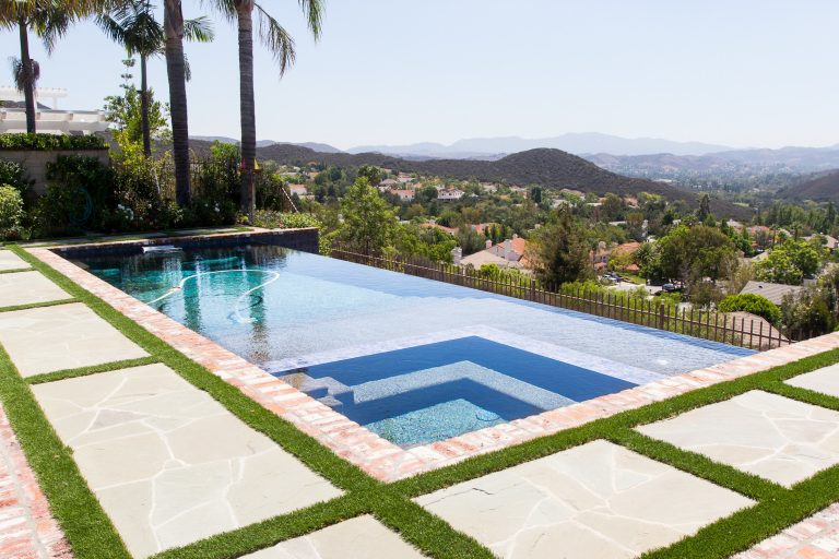 Infinity pool Photo by: Jannus Studios