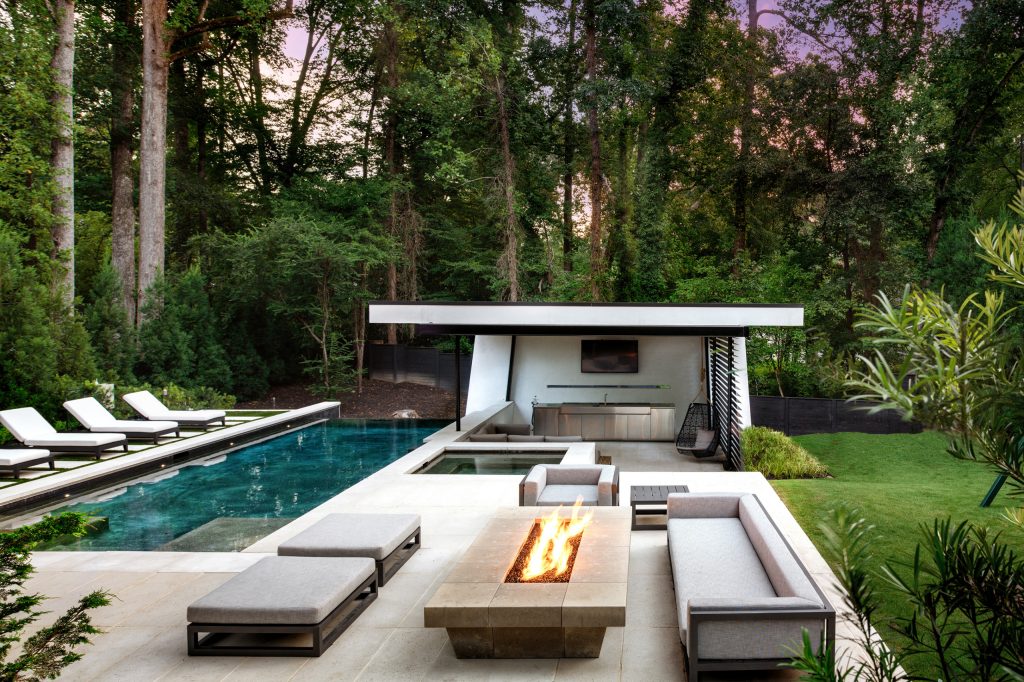 Inspiration for a 1960s pool remodel in Atlanta