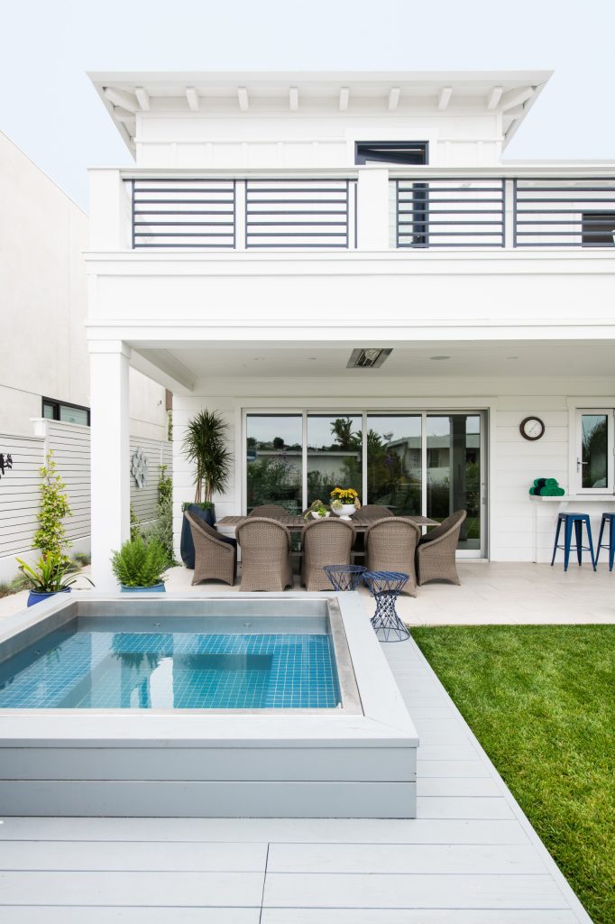 Inspiration for a coastal pool remodel in Los Angeles