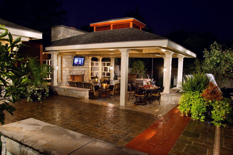 Inspiration for a coastal porch remodel in Omaha by Robert Torson Architects | Outdoor Photos | Porch | Landscaping | Landscape Design | Outdoor Living Space | Porch Design Ideas | Outdoor Living Space Ideas | Backyard Design