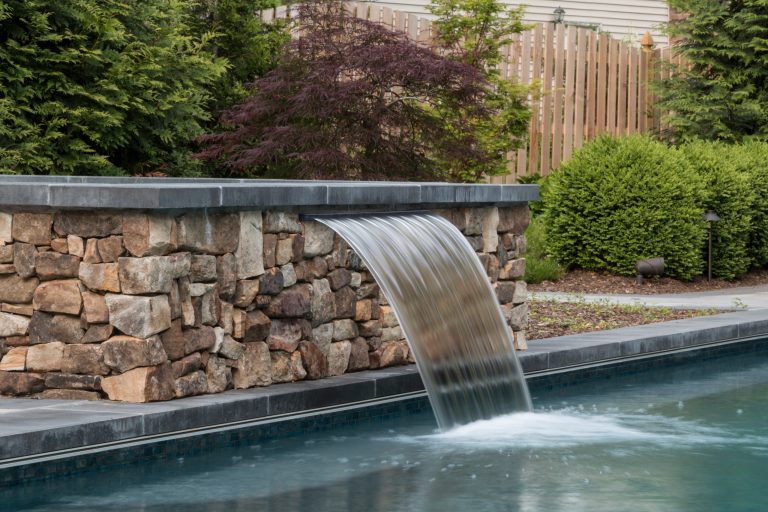 Inspiration for a contemporary pool remodel in DC Metro