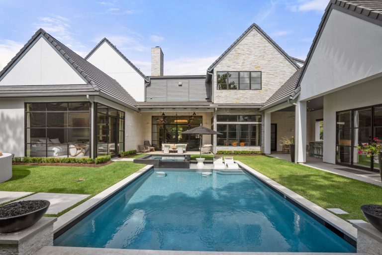 Inspiration for a contemporary pool remodel in Houston