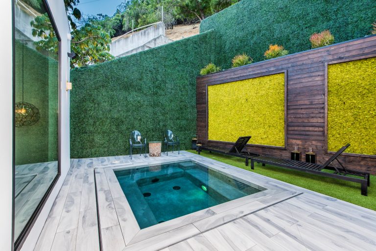 Inspiration for a contemporary pool remodel in Los Angeles