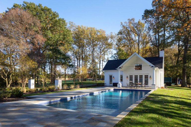 Inspiration for a farmhouse pool remodel in DC Metro