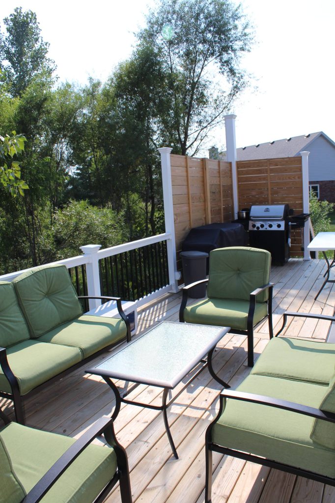 Inspiration for a mid-sized timeless backyard outdoor kitchen deck remodel in Indianapolis with no cover