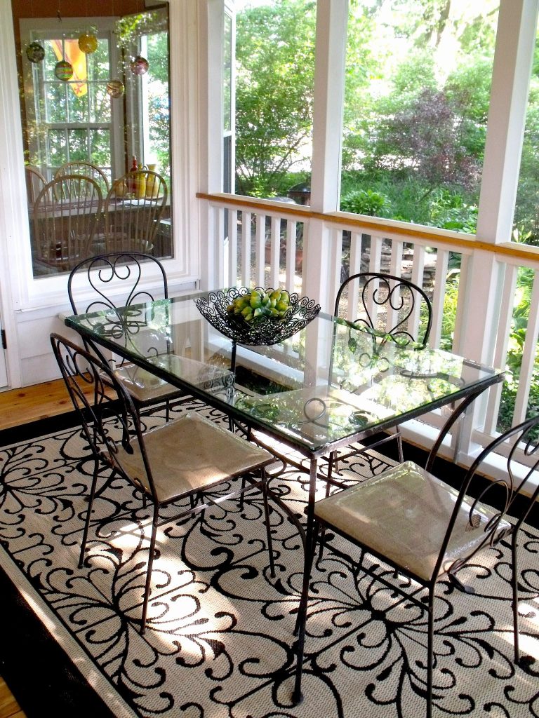 Inspiration for a mid-sized timeless backyard patio kitchen remodel in Chicago with decking and a roof extension