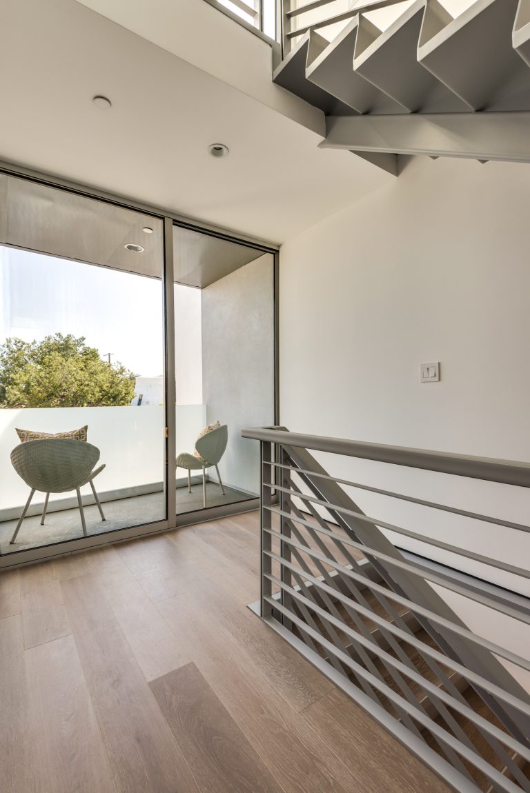 Inspiration for a modern porch remodel in Los Angeles by Unified Real Estate Services | Outdoor Photos | Porch | Landscaping | Landscape Design | Outdoor Living Space | Porch Design Ideas | Outdoor Living Space Ideas | Backyard Design