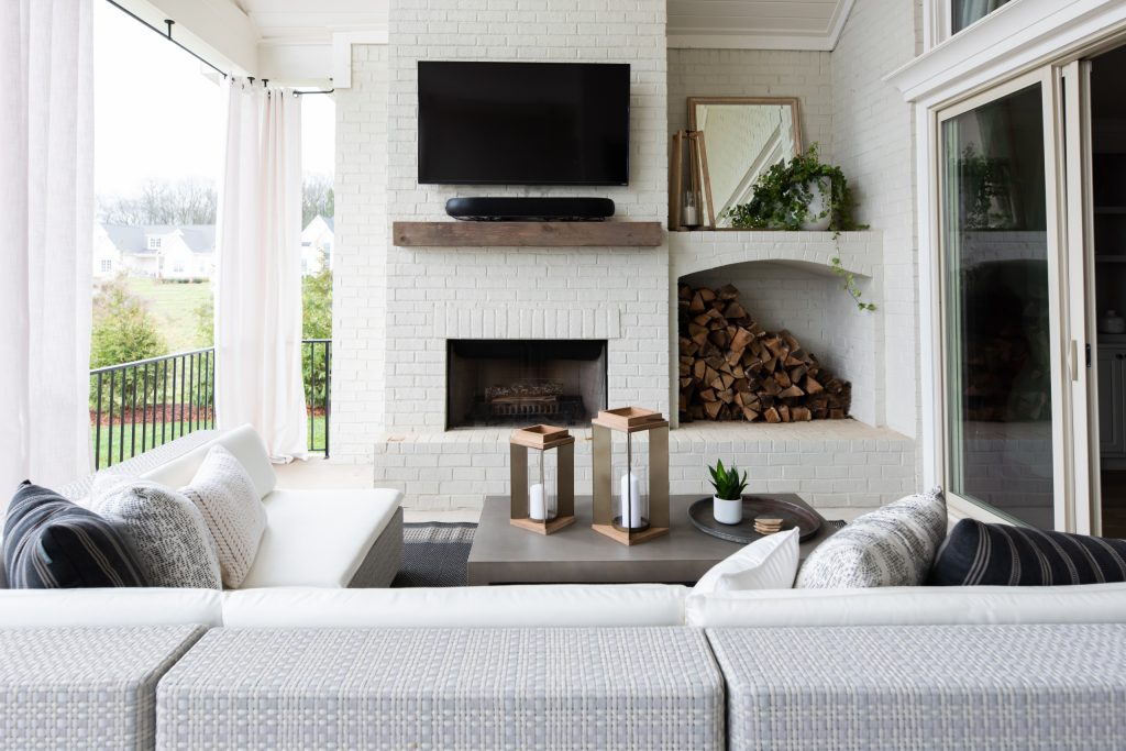 Inspiration for a modern porch remodel in Nashville by ONYX & ALABASTER | Outdoor Photos | Porch | Landscaping | Landscape Design | Outdoor Living Space | Porch Design Ideas | Outdoor Living Space Ideas | Backyard Design