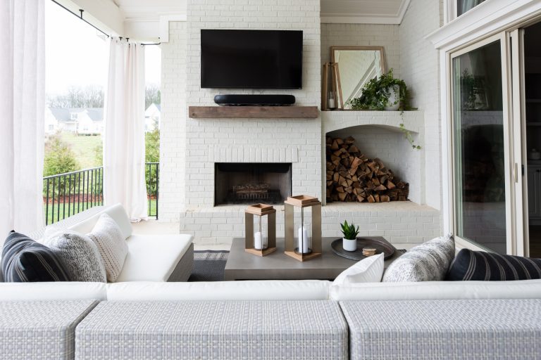 Inspiration for a modern porch remodel in Nashville by ONYX & ALABASTER | Outdoor Photos | Porch | Landscaping | Landscape Design | Outdoor Living Space | Porch Design Ideas | Outdoor Living Space Ideas | Backyard Design