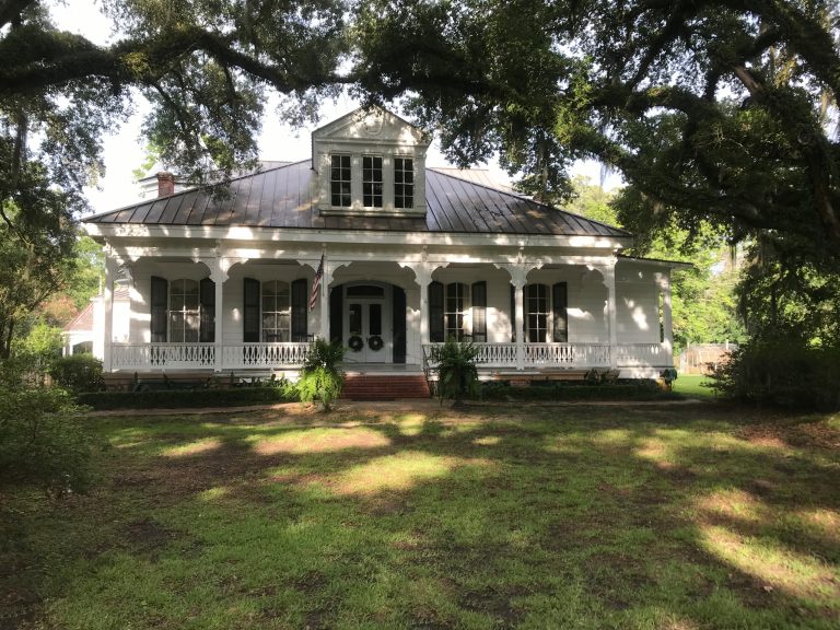 Inspiration for a porch remodel in New Orleans by Vicman Homes LLC | Outdoor Photos | Porch | Landscaping | Landscape Design | Outdoor Living Space | Porch Design Ideas | Outdoor Living Space Ideas | Backyard Design