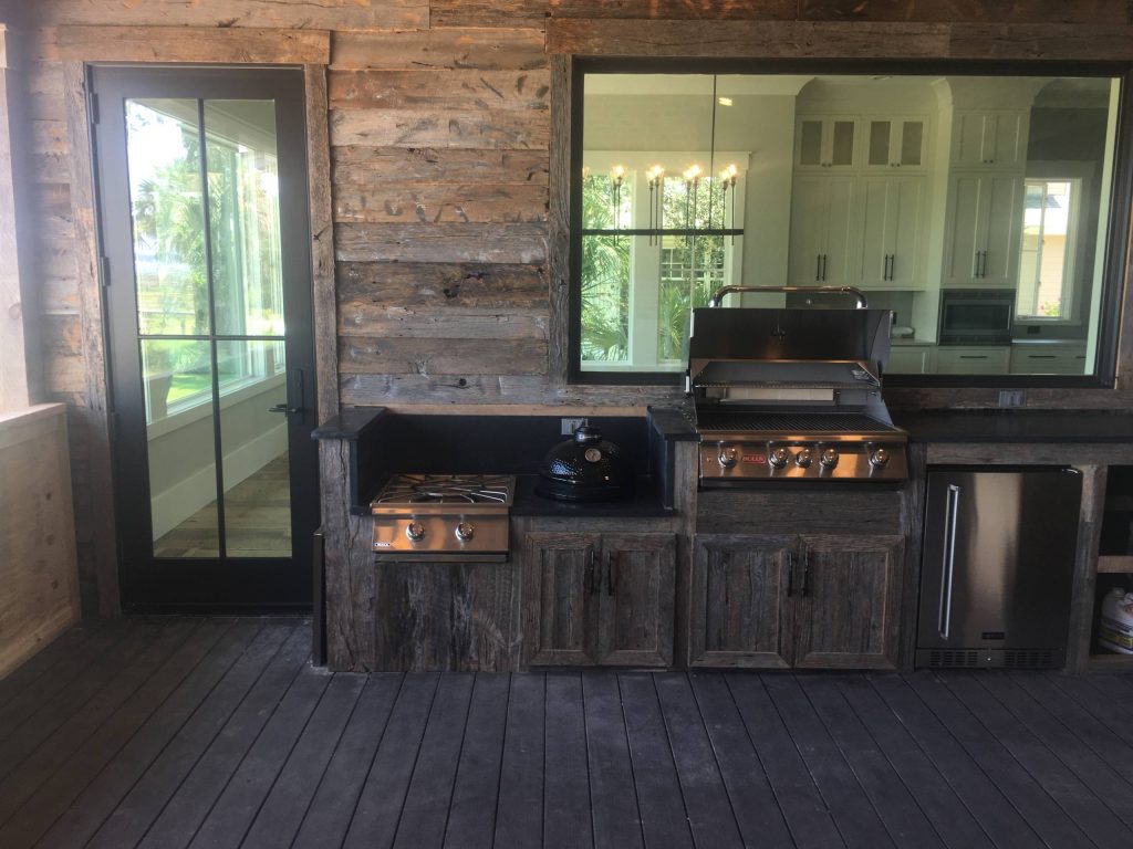 Inspiration for a rustic patio kitchen remodel in Charleston