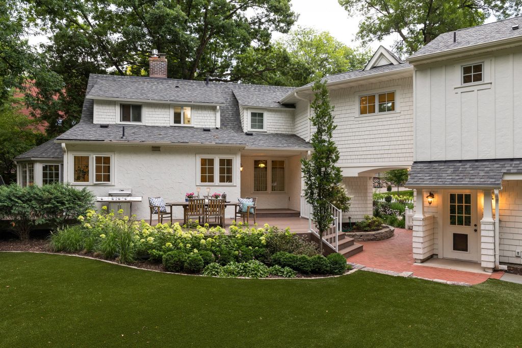 Inspiration for a timeless deck remodel in Minneapolis