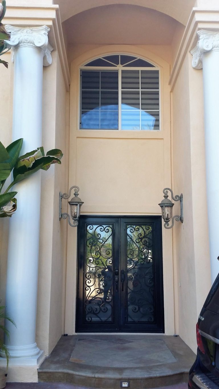 Inspiration for a timeless front porch remodel in Orange County by SM Construction Services | Outdoor Photos | Porch | Landscaping | Landscape Design | Outdoor Living Space | Porch Design Ideas | Outdoor Living Space Ideas | Backyard Design