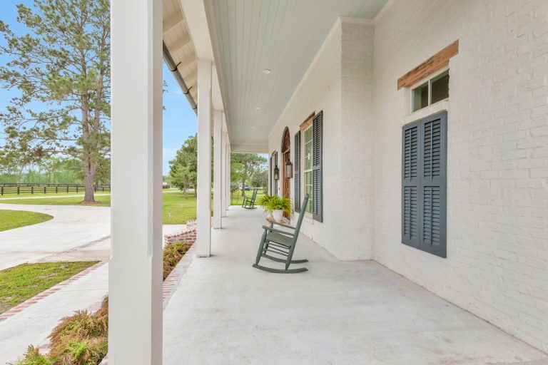 Inspiration for a timeless porch remodel in New Orleans by Trahan Architecture & Planning | Outdoor Photos | Porch | Landscaping | Landscape Design | Outdoor Living Space | Porch Design Ideas | Outdoor Living Space Ideas | Backyard Design