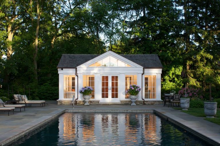 Inspiration for a timeless rectangular pool house remodel in Chicago