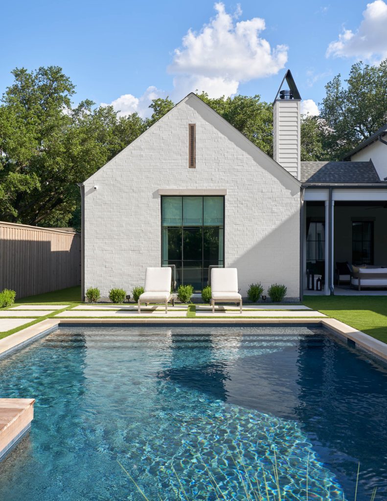 Inspiration for a transitional pool remodel in Dallas