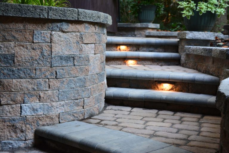 Large elegant backyard concrete paver patio kitchen photo in Richmond with no cover