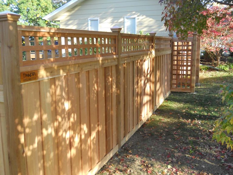 Lattice top fence designed & installed by Dakota Unlimited.