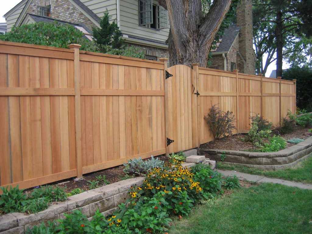 Lincoln shadowbox (solid board) privacy fence designed and installed by Dakota Unlimited.