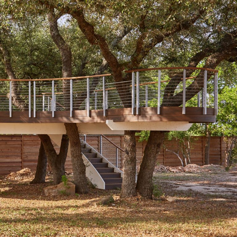 Minimalist deck photo in Other