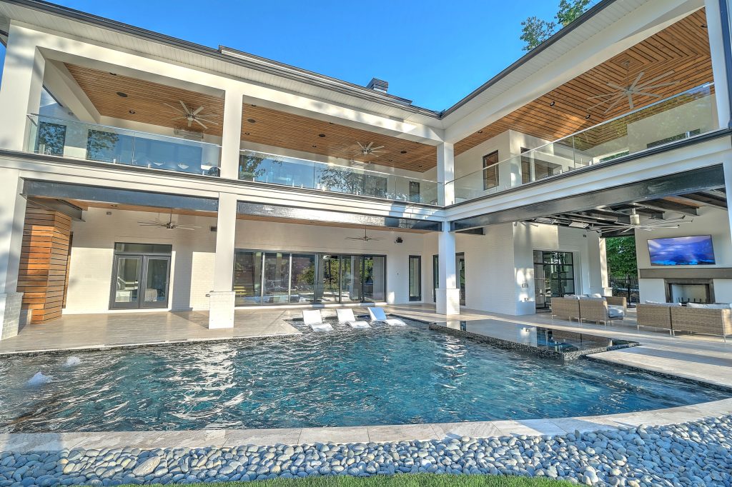 Minimalist pool photo in Charlotte