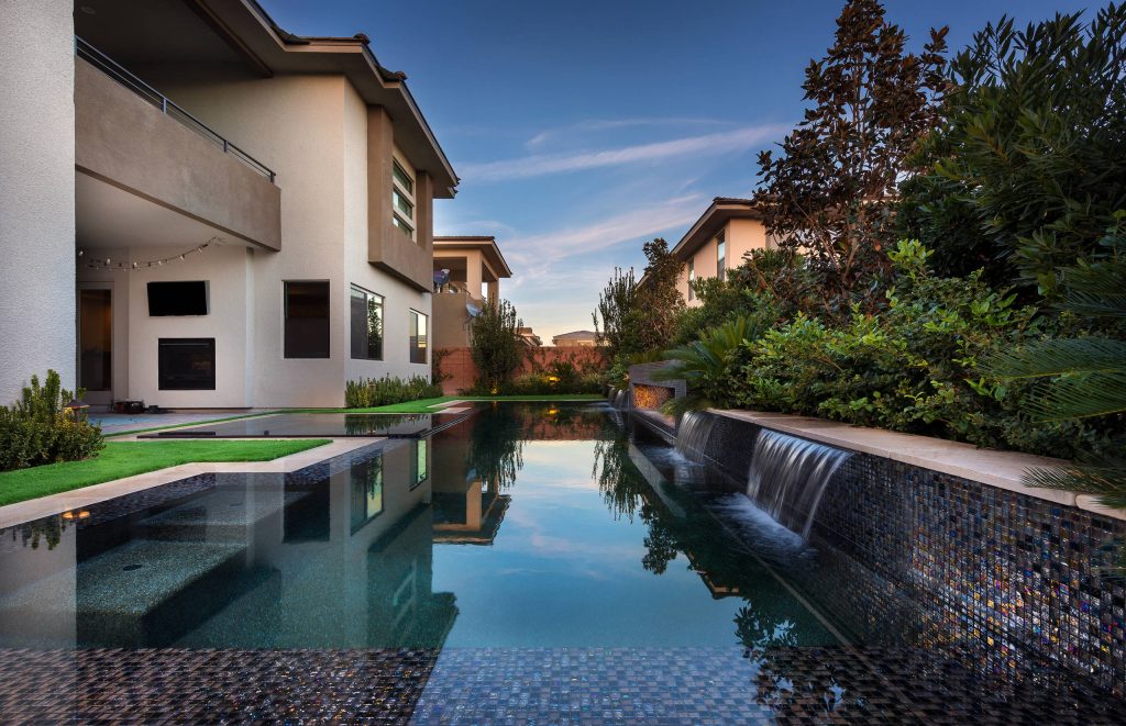Minimalist pool photo in Las Vegas