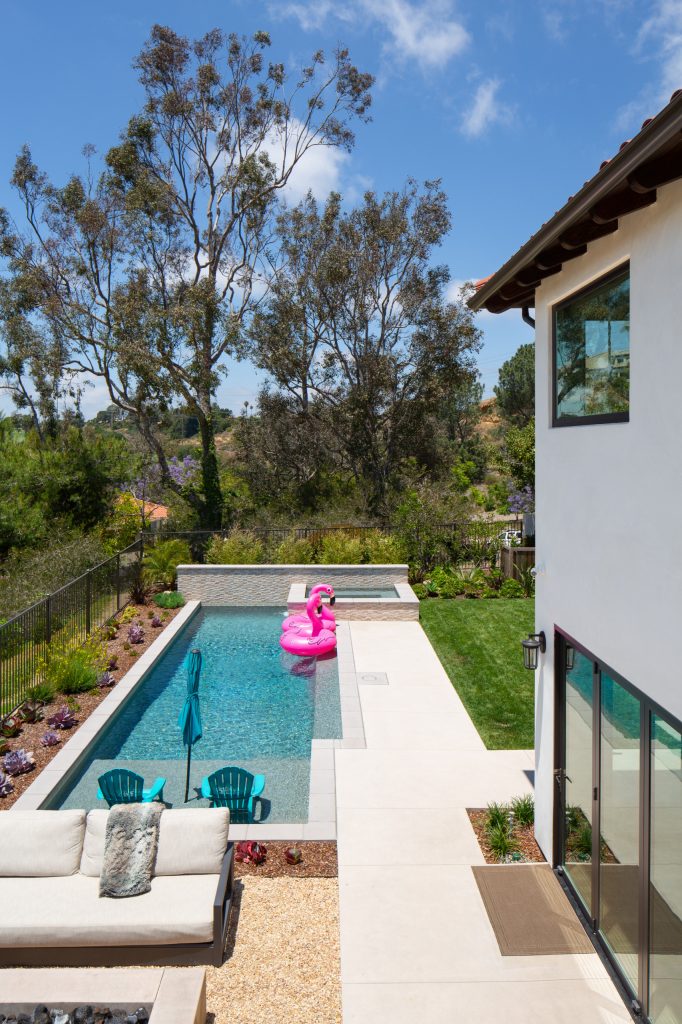 Minimalist pool photo in San Diego