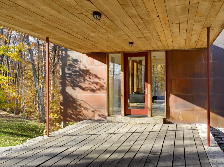 Minimalist porch idea in Cincinnati with decking and a roof extension by Jose Garcia Design | Outdoor Photos | Porch | Landscaping | Landscape Design | Outdoor Living Space | Porch Design Ideas | Outdoor Living Space Ideas | Backyard Design