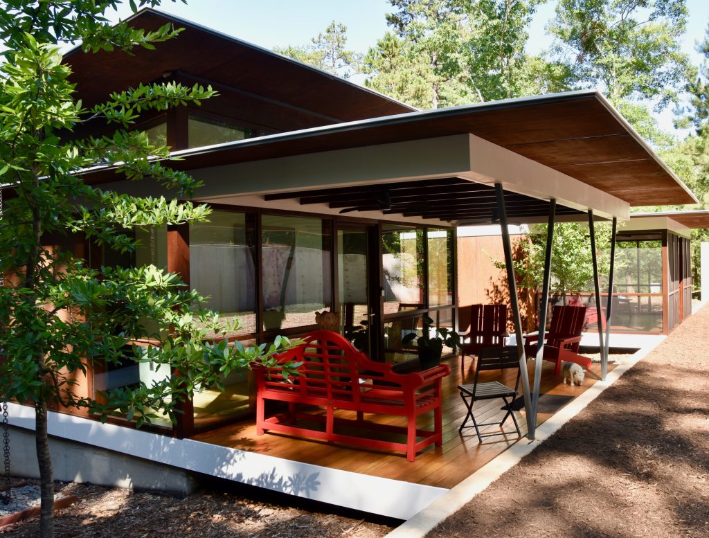 Minimalist porch photo in Atlanta by Mosley Architecture & Gardens | Outdoor Photos | Porch | Landscaping | Landscape Design | Outdoor Living Space | Porch Design Ideas | Outdoor Living Space Ideas | Backyard Design