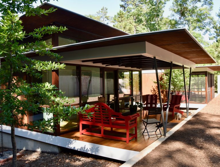 Minimalist porch photo in Atlanta by Mosley Architecture & Gardens | Outdoor Photos | Porch | Landscaping | Landscape Design | Outdoor Living Space | Porch Design Ideas | Outdoor Living Space Ideas | Backyard Design