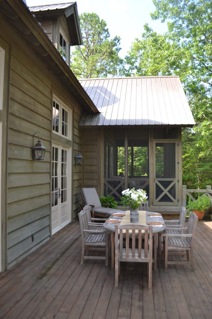 Mountain style deck photo in Atlanta with no cover