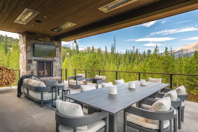 Mountain style deck photo in Other