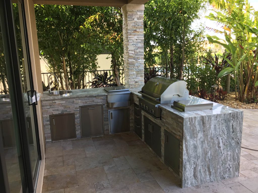 Outdoor Kitchen, Granite Counter top BBQ, Sink, cocktail station, Waterfall granite edge