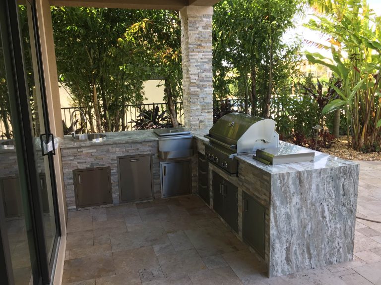 Outdoor Kitchen, Granite Counter top BBQ, Sink, cocktail station, Waterfall granite edge