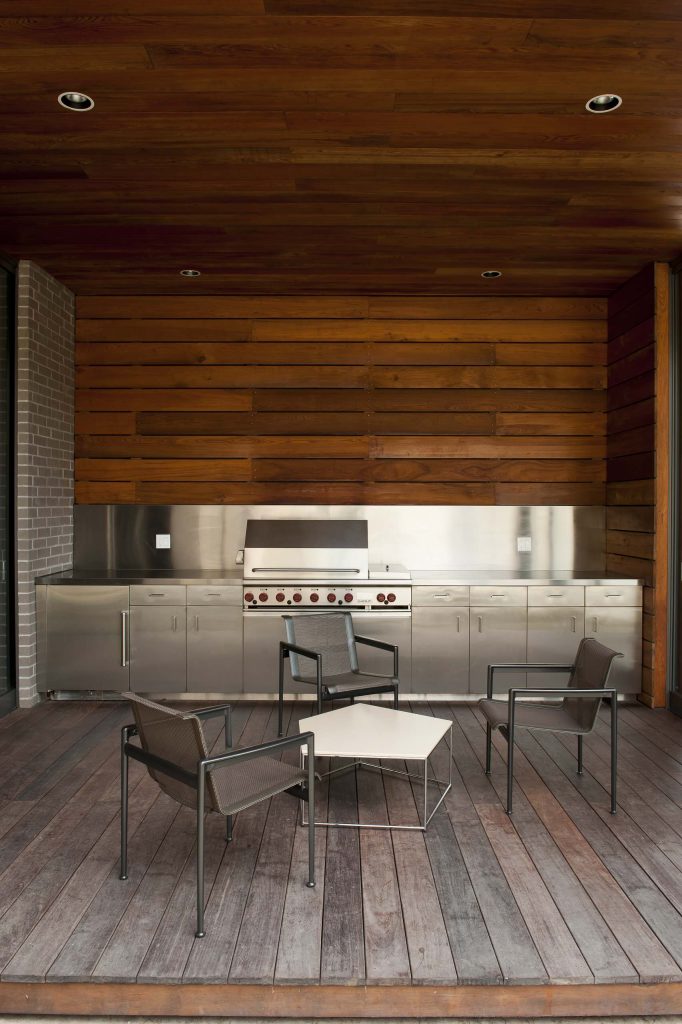 Outdoor Kitchen Photo by Jack Thompson Photography