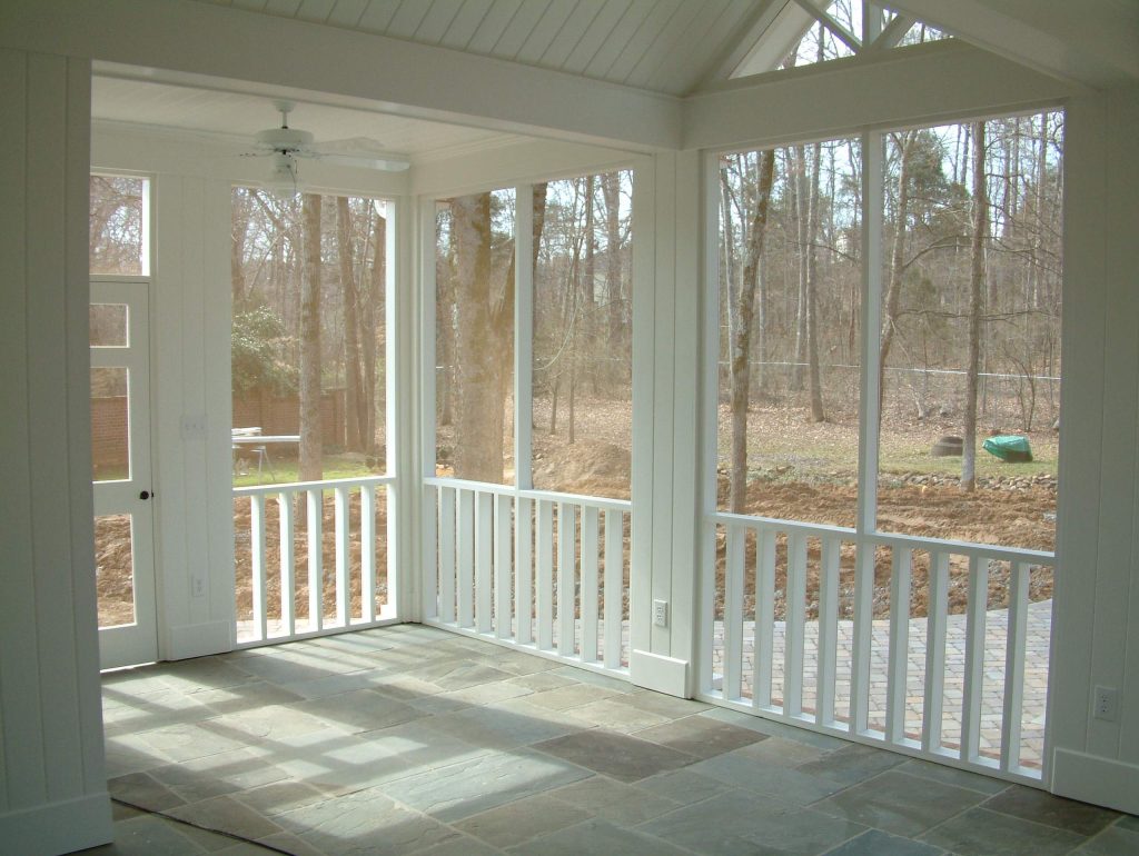 Outdoor covered screen porch