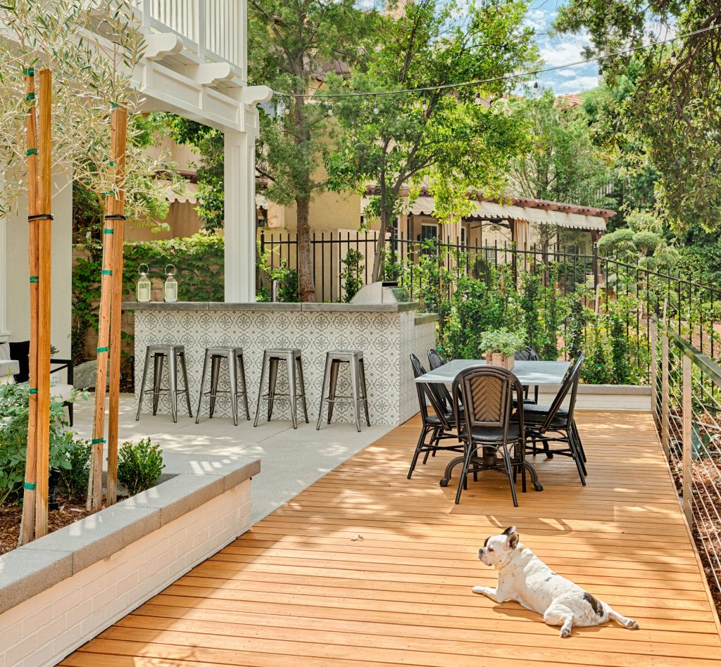Outdoor kitchen deck - transitional outdoor kitchen deck idea in Los Angeles with no cover