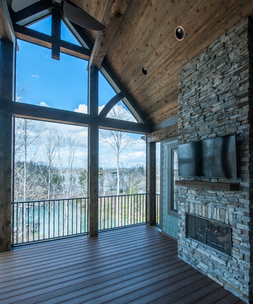 Outdoor screen porch