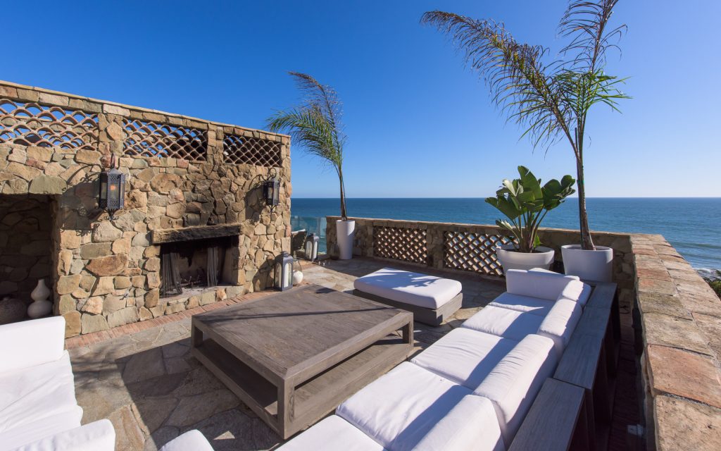 PCH Modern Mediterranean Home by Burdge Architects Malibu, CA