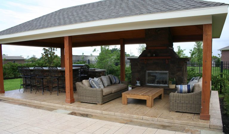 Patio kitchen - backyard patio kitchen idea in Houston