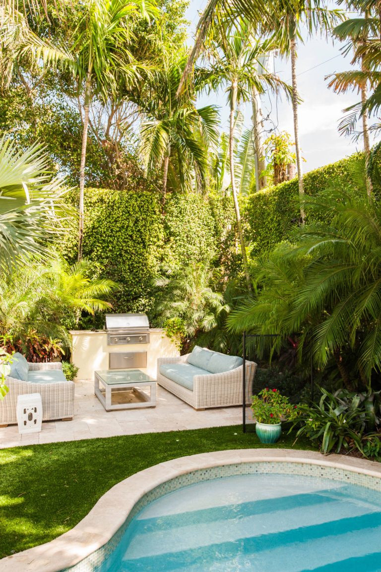 Patio kitchen - coastal patio kitchen idea in Miami