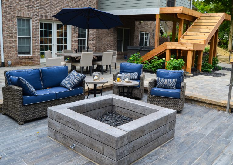 Patio kitchen - mid-sized modern backyard concrete paver patio kitchen idea in Indianapolis