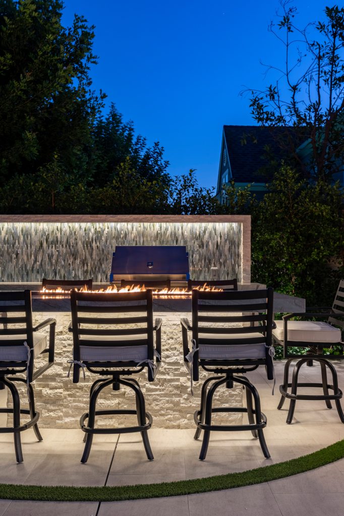 Patio kitchen - modern patio kitchen idea in Orange County
