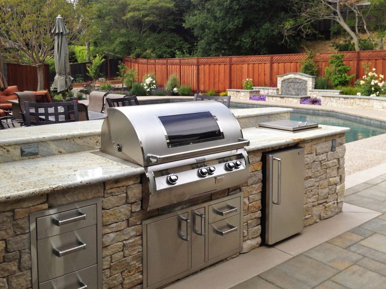 Patio kitchen photo in San Francisco