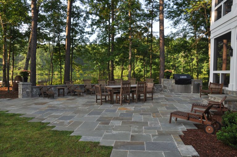 Pennsylvania variegated random pattern flagstone with concrete base. -Jose Morgado
