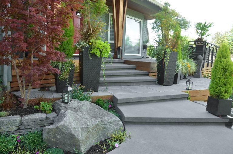 Photo by Vern Uyetake