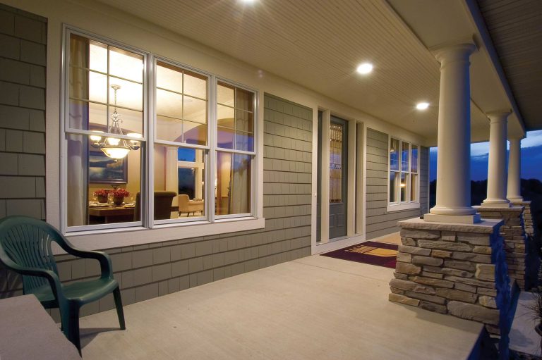 Photo courtesy of Royal Oaks Design and can be found on houseplansandmore.com